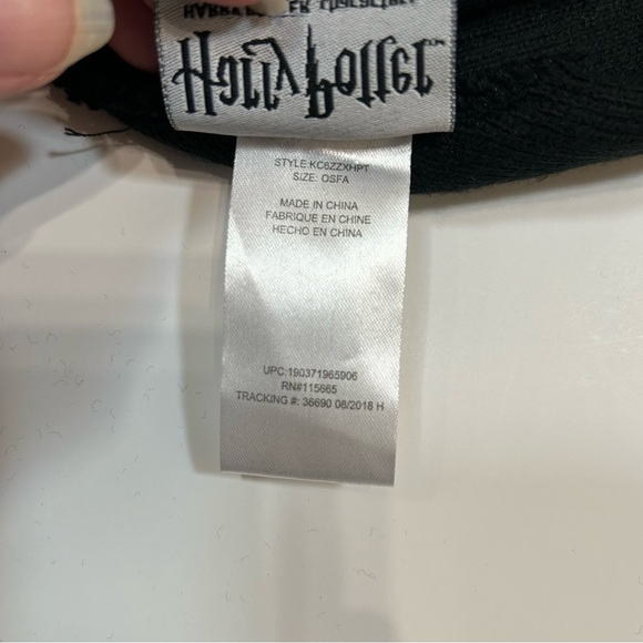 Harry Potter Glasses & Lightning Bolt Scar Knit Beanie - Picture 5 of 5